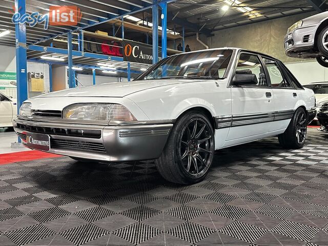 1986 HOLDEN COMMODORE SL VL 4D SEDAN