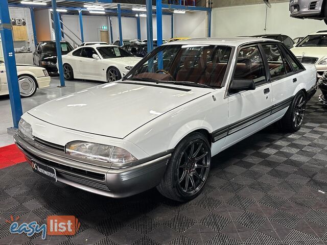 1986 HOLDEN COMMODORE SL VL 4D SEDAN