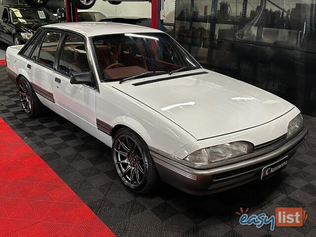 1986 HOLDEN COMMODORE SL VL 4D SEDAN