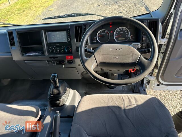 2013 ISUZU NPR 300 MEDIUM NH C/CHAS