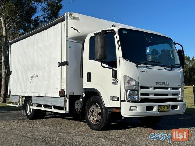 2013 ISUZU NPR 300 MEDIUM NH C/CHAS