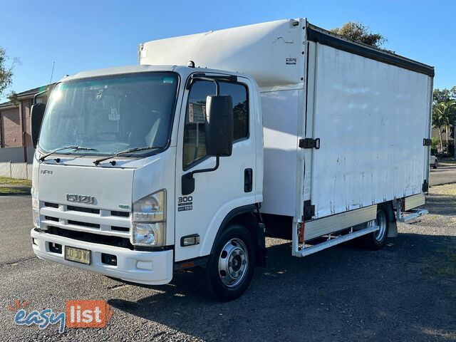 2013 ISUZU NPR 300 MEDIUM NH C/CHAS