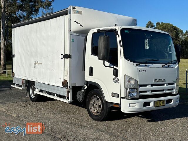 2013 ISUZU NPR 300 MEDIUM NH C/CHAS