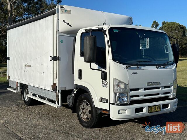 2013 ISUZU NPR 300 MEDIUM NH C/CHAS