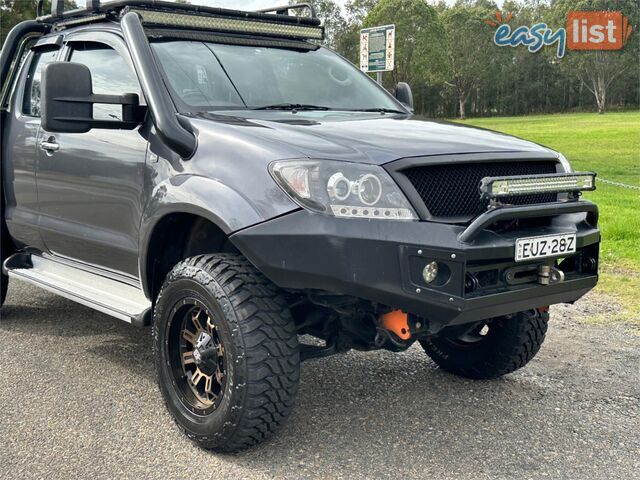 2010 TOYOTA HILUX SR (4x4) GGN25R 09 UPGRADE C/CHAS