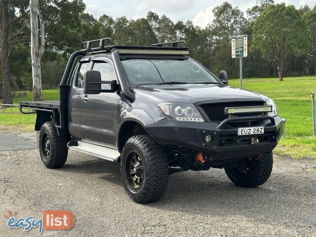 2010 TOYOTA HILUX SR (4x4) GGN25R 09 UPGRADE C/CHAS