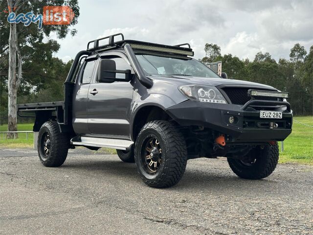 2010 TOYOTA HILUX SR (4x4) GGN25R 09 UPGRADE C/CHAS