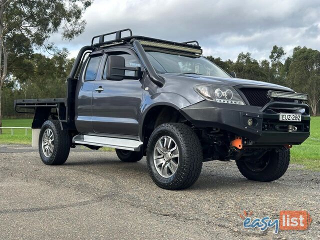 2010 TOYOTA HILUX SR (4x4) GGN25R 09 UPGRADE C/CHAS