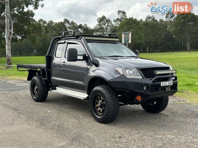 2010 TOYOTA HILUX SR (4x4) GGN25R 09 UPGRADE C/CHAS