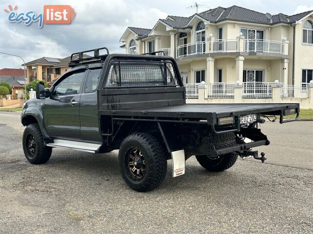 2010 TOYOTA HILUX SR (4x4) GGN25R 09 UPGRADE C/CHAS