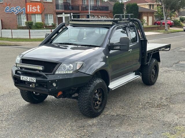 2010 TOYOTA HILUX SR (4x4) GGN25R 09 UPGRADE C/CHAS