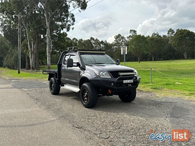2010 TOYOTA HILUX SR (4x4) GGN25R 09 UPGRADE C/CHAS