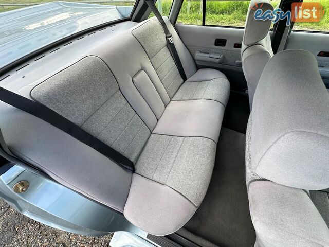 1987 HOLDEN COMMODORE EXECUTIVE VL 4D SEDAN