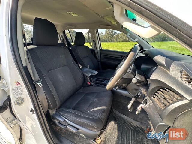 2015 TOYOTA HILUX SR (4x4) GUN126R DUAL C/CHAS