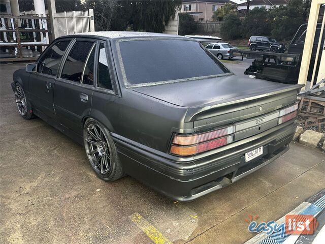 1986 HOLDEN COMMODORE EXECUTIVE VL 4D SEDAN