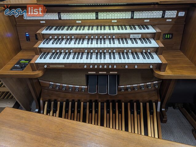 Allen Renaissance Quantum Series Model QL320i 38 Stop/152 Voice Three-Manual Console Classical Organ