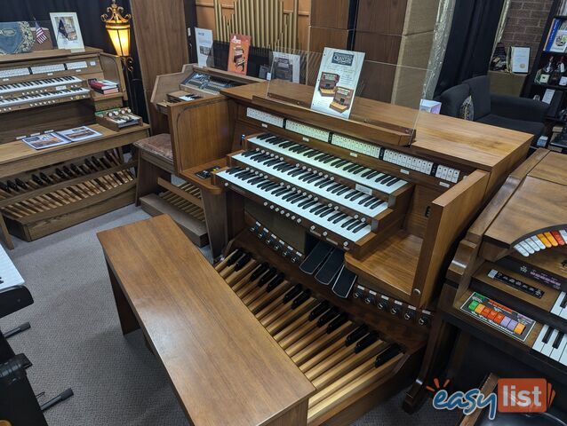 Allen Renaissance Quantum Series Model QL320i 38 Stop/152 Voice Three-Manual Console Classical Organ