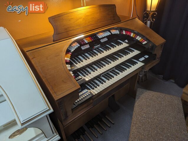 CONN 3 Manual Organ 580 Series I THEATRETTE