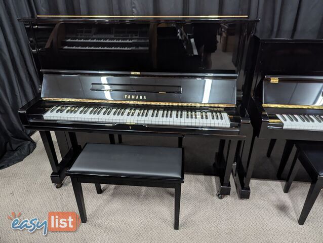 YAMAHA 131cm  U3 H  Upright Piano in Polished Ebony  #2297713 (1976)