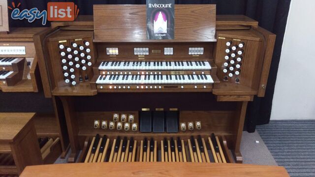 SOLD - Viscount Classical Organ Model Cantata