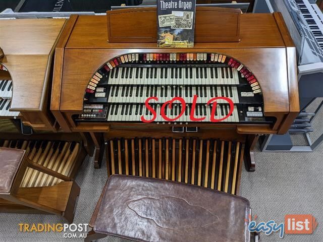 Conn 651 Deluxe 3 Manual Theatre Style Organ
