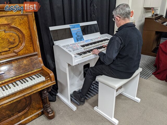 Ringway Electronic Organ RS400H in Polished White