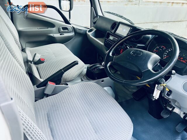 2019 HINO 300 616 REFRIDGERATED PANTECH TRUCK CAR LICENSE AUTOMATIC