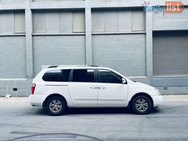 2011 Kia Grand Carnival Van Automatic