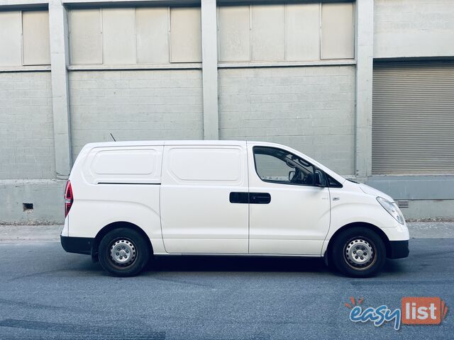 2017 HYUNDAI iLOAD 3S LIFTBACK 5 SP AUTOMATIC 4D VAN