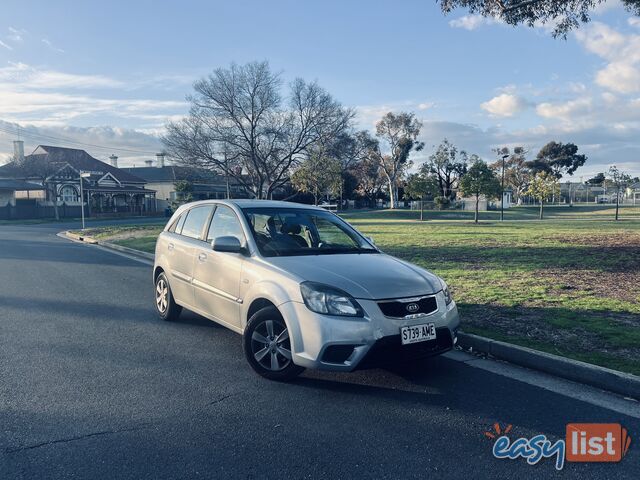 2011 KIA RIO S 5 SP MANUAL 5D HATCHBACK