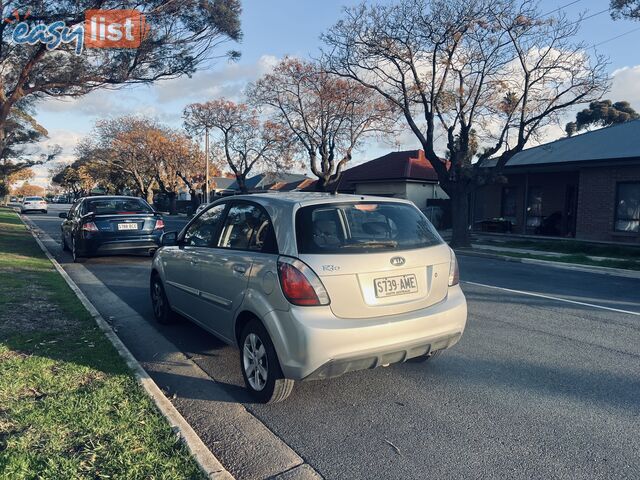 2011 KIA RIO S 5 SP MANUAL 5D HATCHBACK