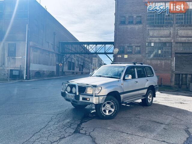1999 TOYOTA LANDCRUISER GXL (4x4) 4 SP AUTOMATIC 4x4 4D WAGON