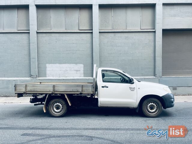 2009 TOYOTA HILUX WORKMATE 5 SPEED MANUAL 