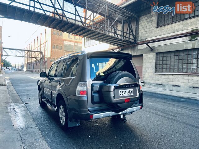 2011 MITSUBISHI PAJERO GLX LWB (4x4) 5 SP AUTO SPORTS MODE 4D WAGON TURBO DIESEL 