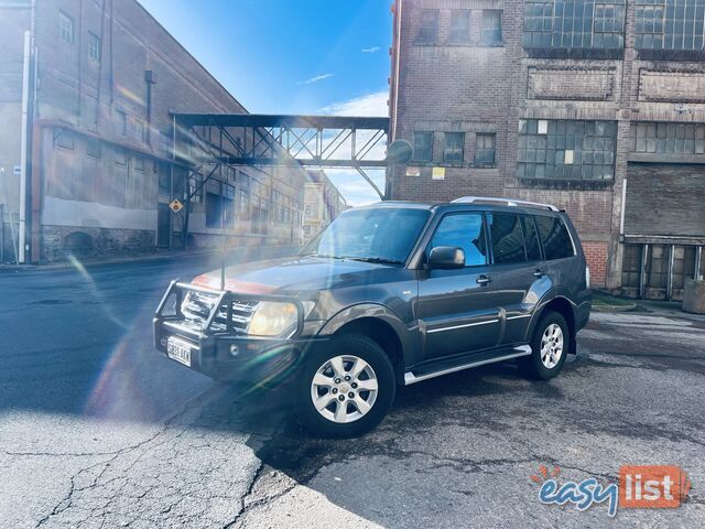 2011 MITSUBISHI PAJERO GLX LWB (4x4) 5 SP AUTO SPORTS MODE 4D WAGON TURBO DIESEL 