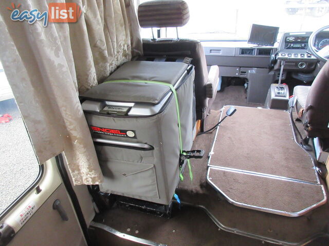 TOYOTA COASTER SUPER LOUNGE.