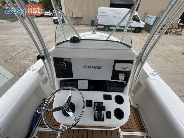 2003 Boston Whaler Outrage 24 - 350HP Verado 348 Hours!