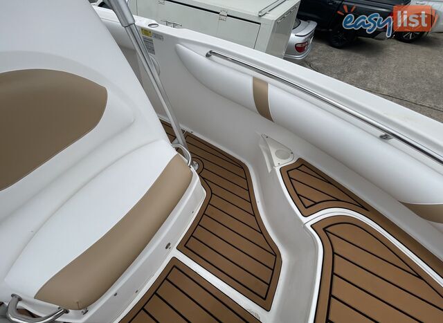 2003 Boston Whaler Outrage 24 - 350HP Verado 348 Hours!