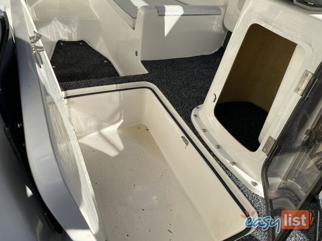 2016 Streaker Navigator 5250 powered by a 100hp Yamaha four stroke
