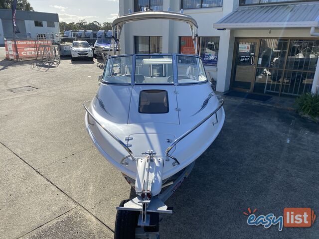 2016 Streaker Navigator 5250 powered by a 100hp Yamaha four stroke