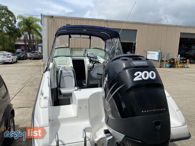 2004 Huntsman 6000 Series Half Cabin