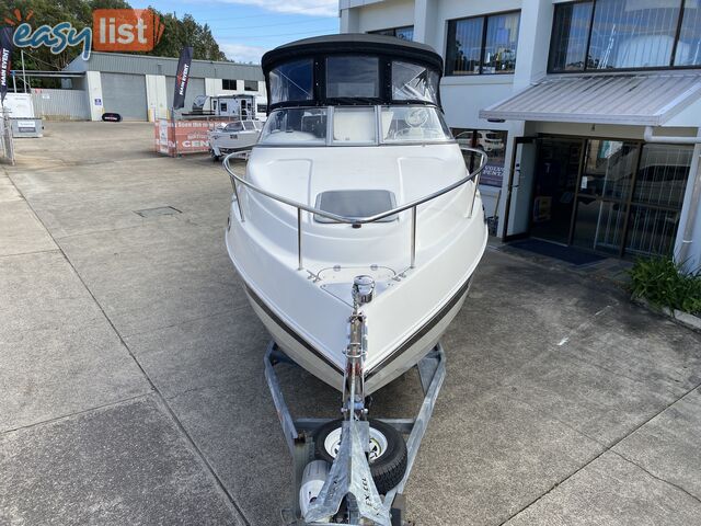 2008 Stingray 240cs Cuddy Cabin 
