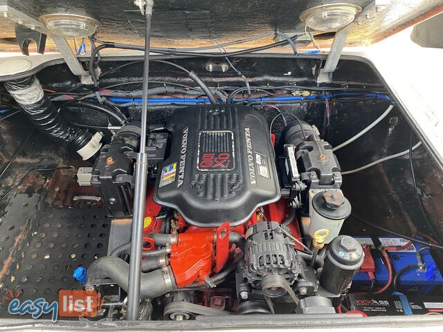 2008 Stingray 240cs Cuddy Cabin 