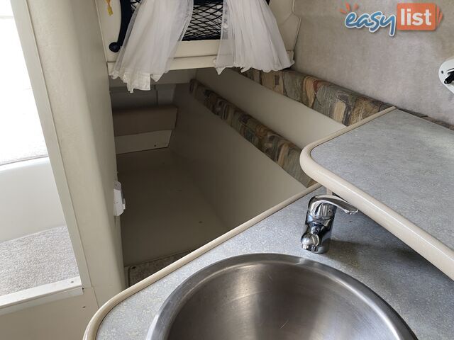 2008 Stingray 240cs Cuddy Cabin 