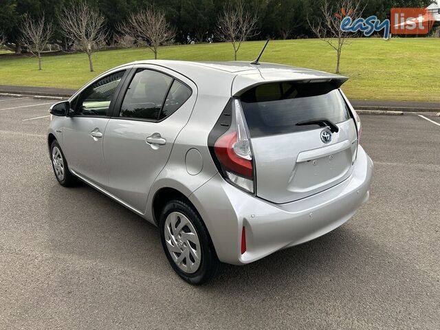 2018 Toyota Prius c HYBRID Automatic Hatchback
