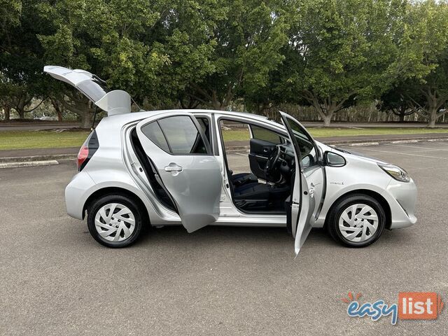 2018 Toyota Prius c HYBRID Automatic Hatchback