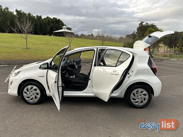 2016 Toyota Prius c NHP10R MY15 Hybrid Hatchback Automatic
