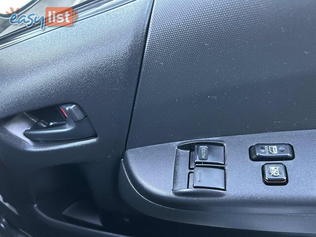 2011 Toyota Hiace TRH223R MY11 UPGRADE Commuter People Mover Automatic
