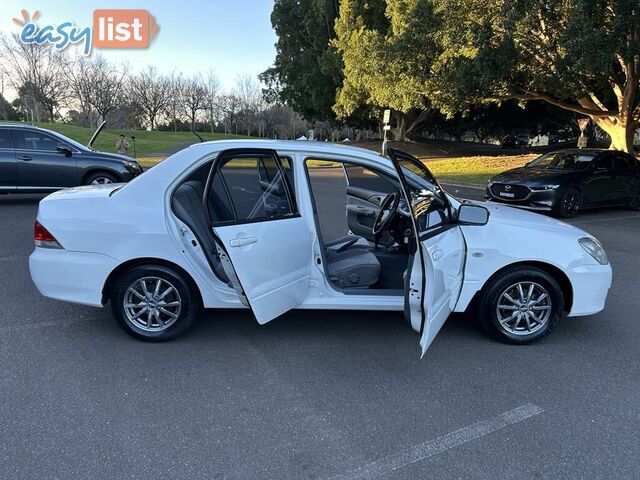 2004 Mitsubishi Lancer CH ES Sedan Automatic
