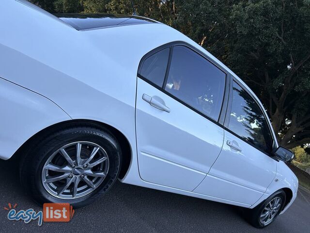 2004 Mitsubishi Lancer CH ES Sedan Automatic